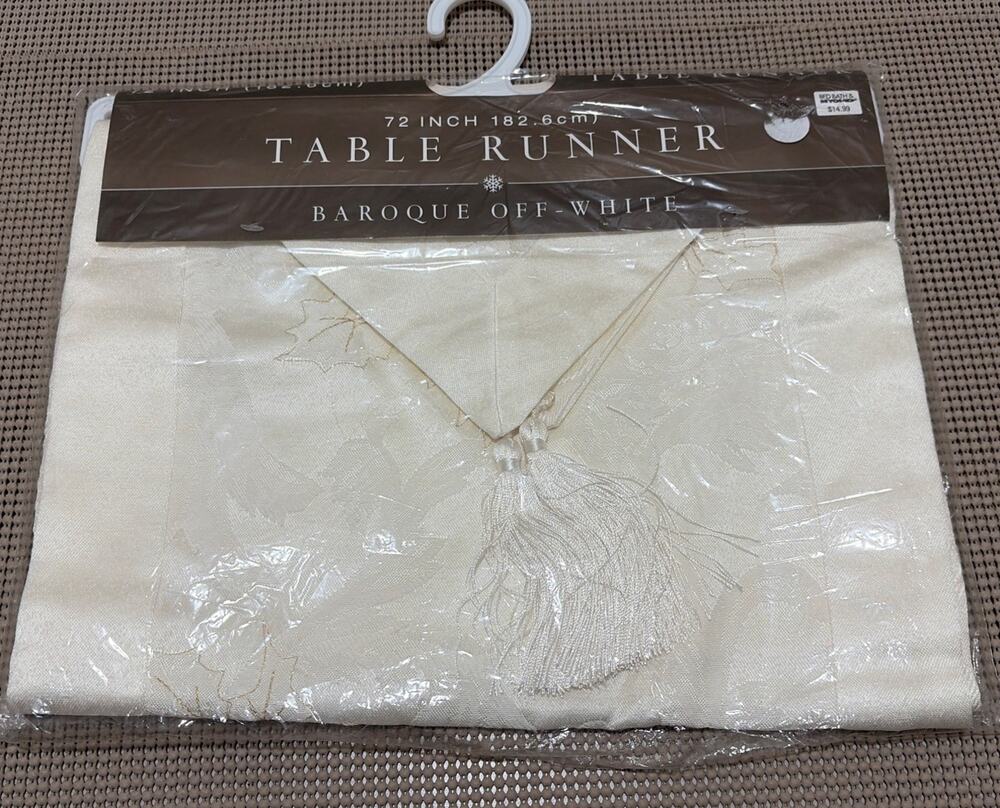 Table Runner Off-White Baroque Poinsettia Christmas Bed Bath Beyond 72x13 NEW